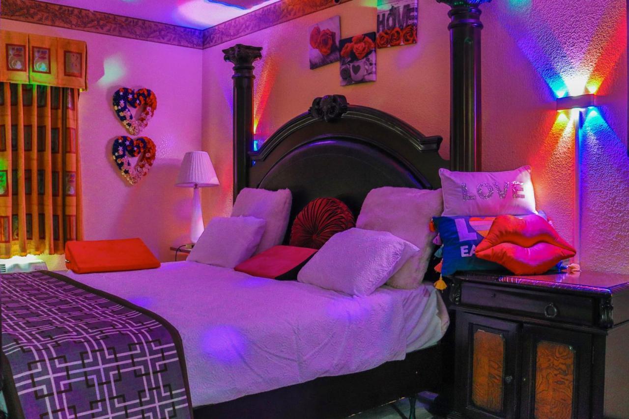 Luxe Romantic Suites Dolton Exterior foto